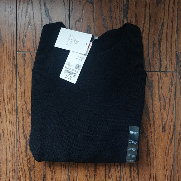 Uniqlo Sweater - Picture 3 of 4